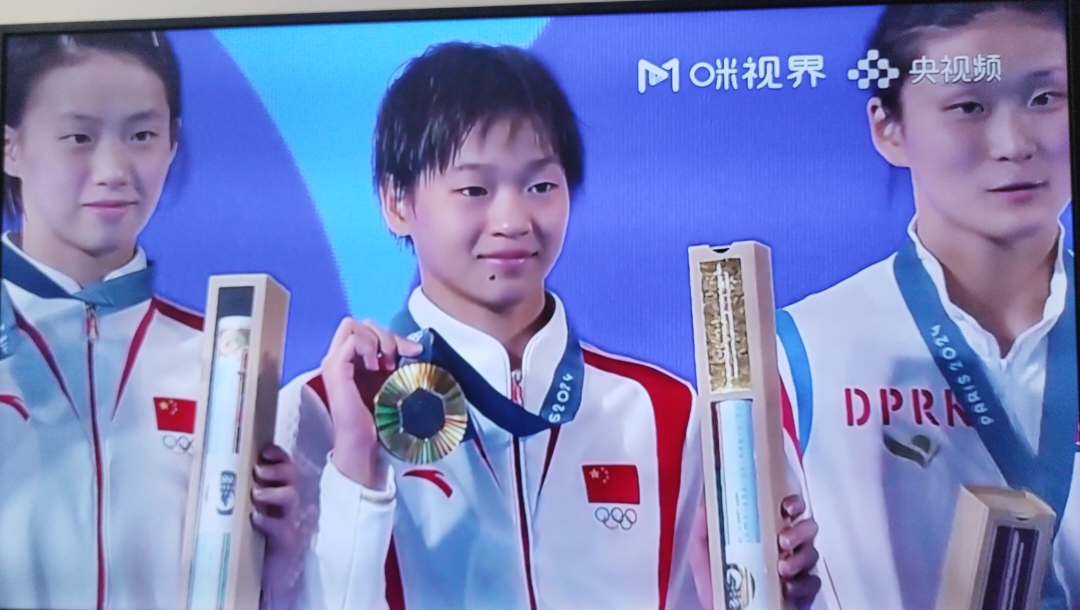 赞比亚选手在跳水项目中勇夺金牌