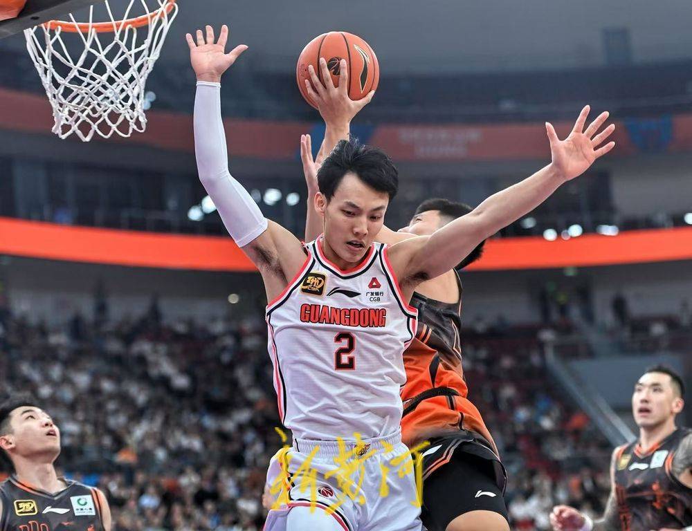 球队实力突显,轻松获得胜利连胜 球队实力突显,轻松获得胜利连胜