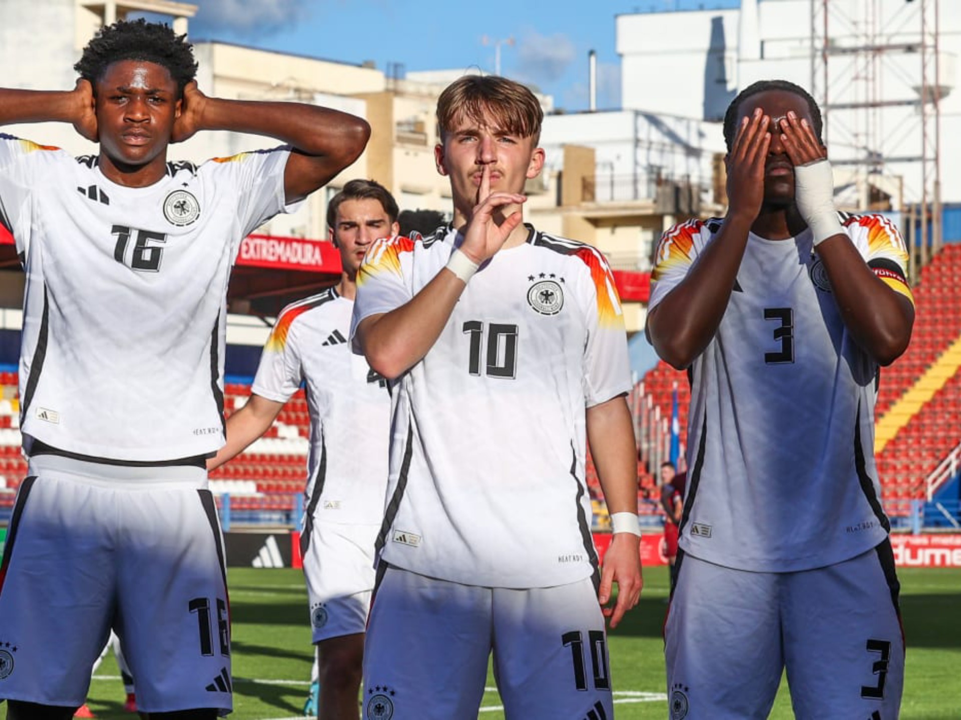 挪威队在欧预赛中力克对手晋级淘汰赛