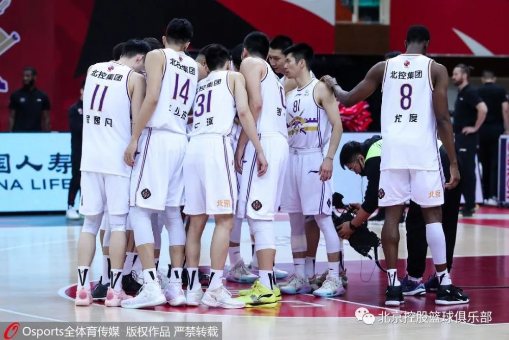 阿拉伯球员誓死拼搏不畏强敌