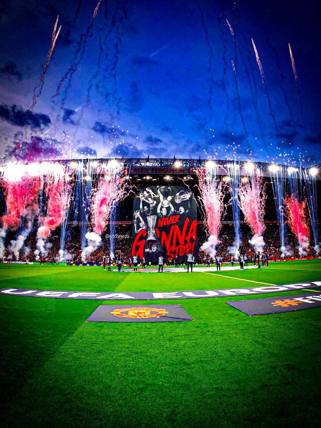 开云体育网页版-曼联球迷现场助威，激发球队夺冠斗志的简单介绍