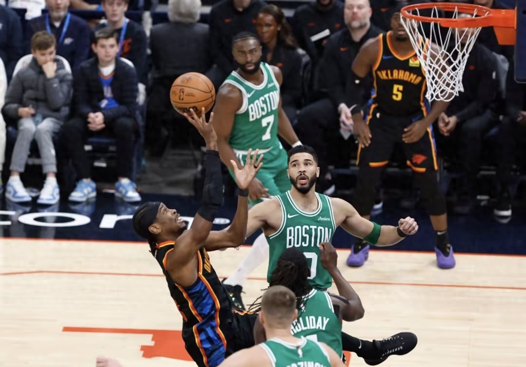 开云体育下载-活塞逆转击败对手，格兰特连续得分