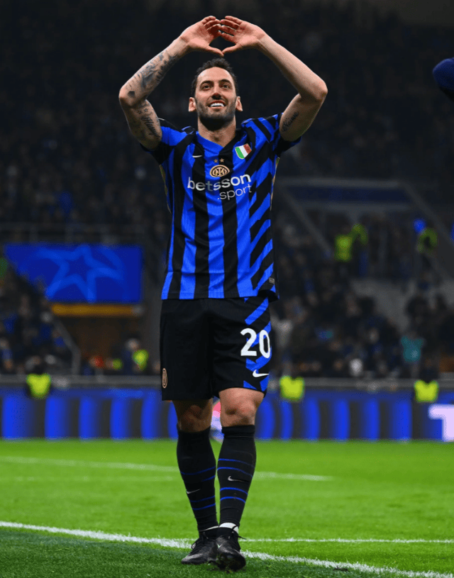 包含国米天王冲顶射门,演绎完美进球的词条 包含国米天王冲顶射门,演绎完美进球的词条