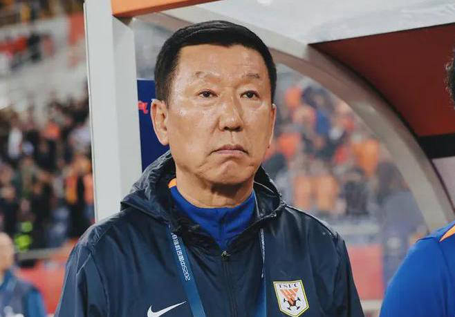 大连一方防守困境，战绩持续下滑的简单介绍