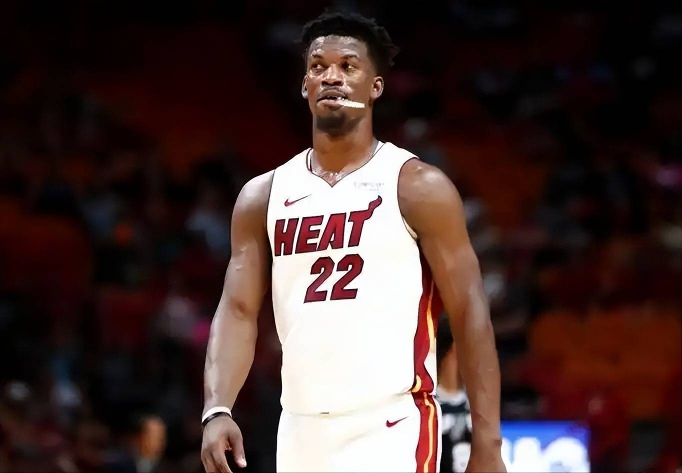 开云体育入口-包含热火逆转胜出，球员朝着总冠军稳步迈进的词条