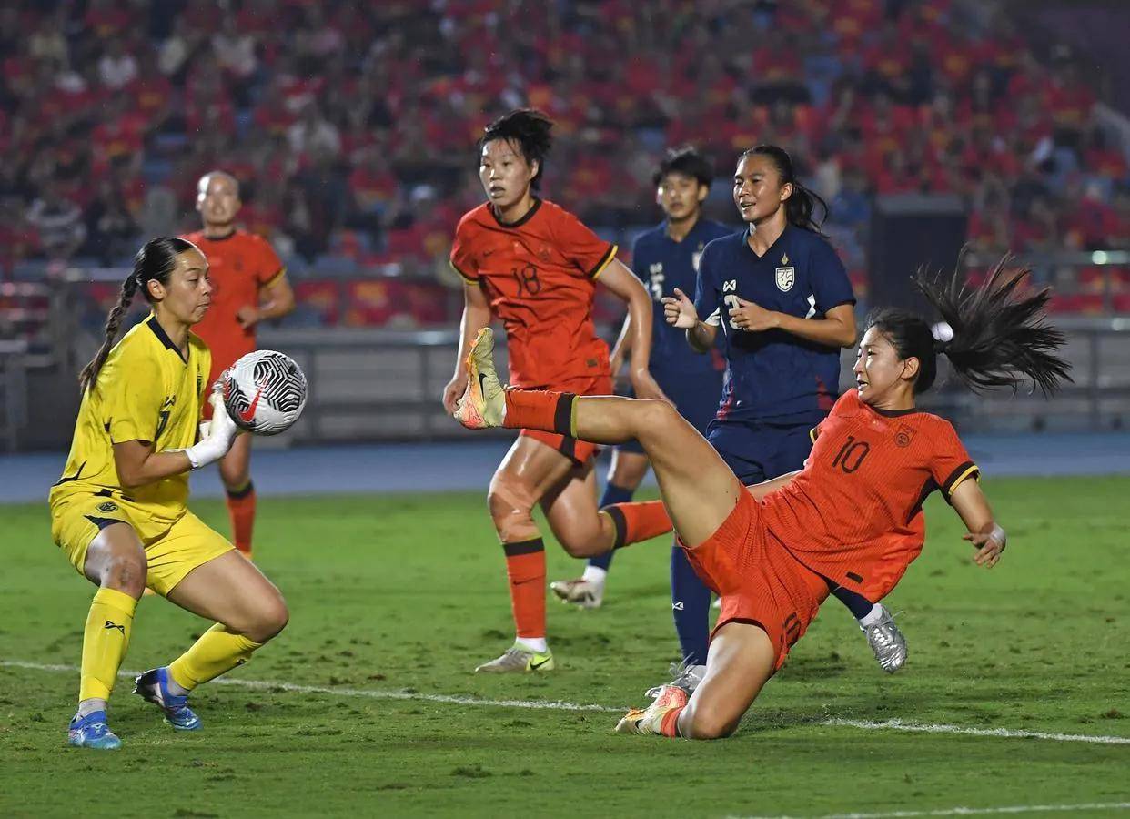 开云体育入口-女足比赛中，中国队员王某获得最佳射手奖