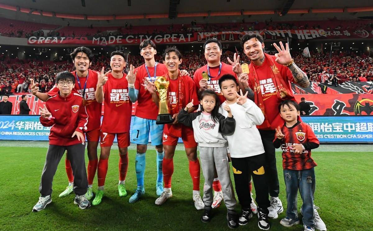 球队备战决赛,争取国际赛事的冠军 球队备战决赛,争取国际赛事的冠军