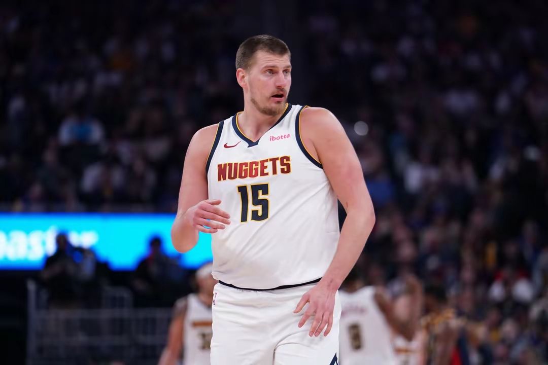 保定容大球队实力集体爆发，主场大胜