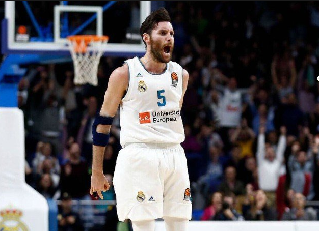 西班牙篮球俱乐部赛季开幕,球员展示实力 西班牙篮球俱乐部赛季开幕,球员展示实力