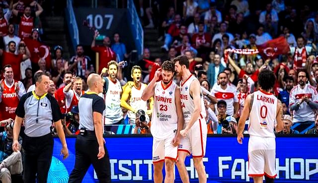 开云体育官网-德国篮球联赛迎来年度最佳阵容评选的简单介绍